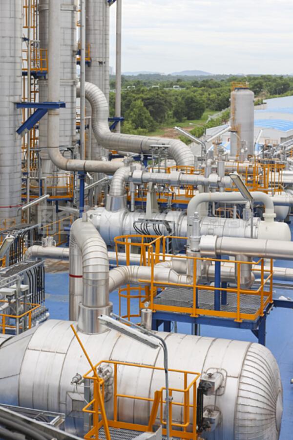 化工产品输送的生命线 管道的功能与重要性